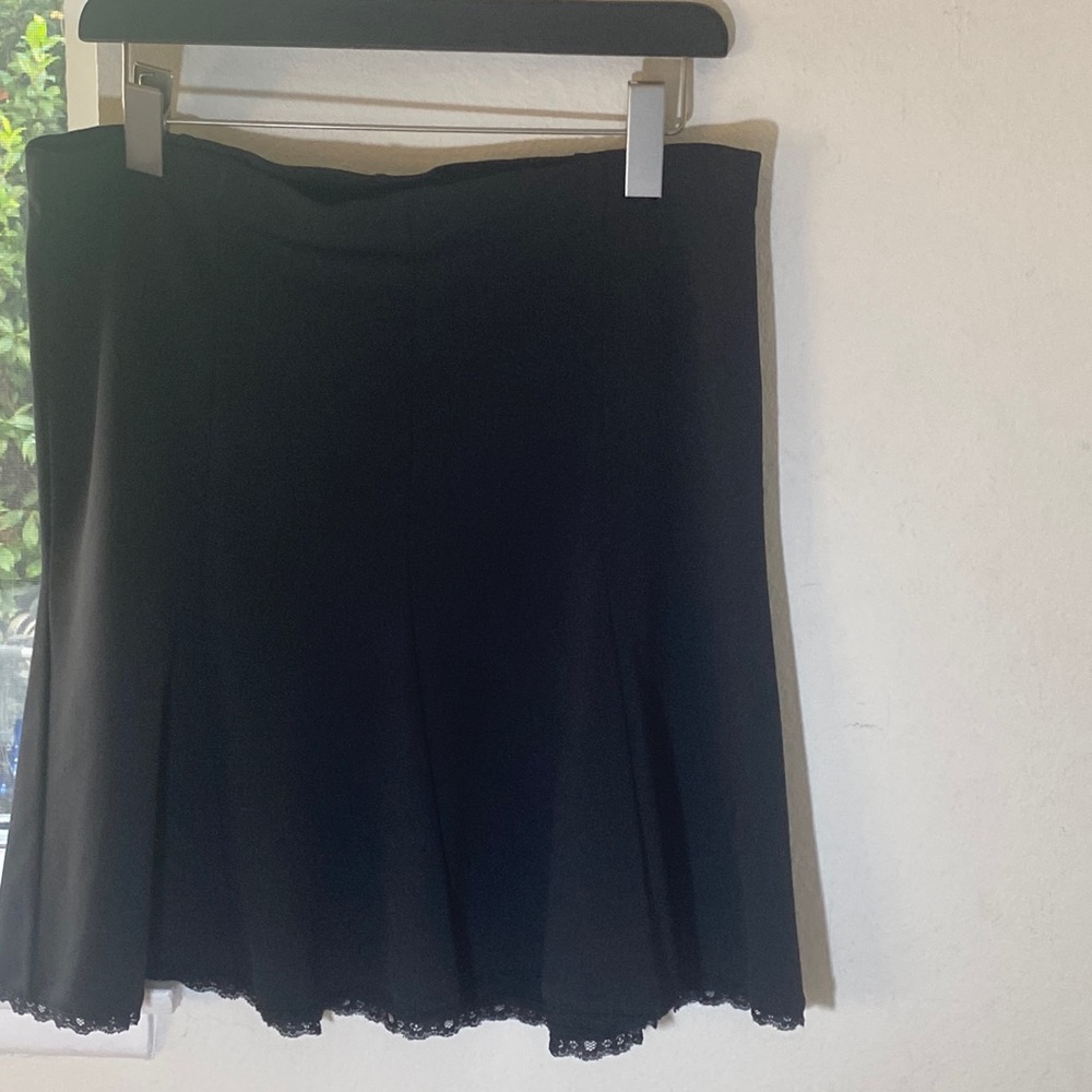 Express skirt with pleats.